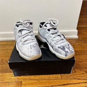 Nike Air Jordan 11 Retro Low Light Bone Snakeskin 2018 4 Youth